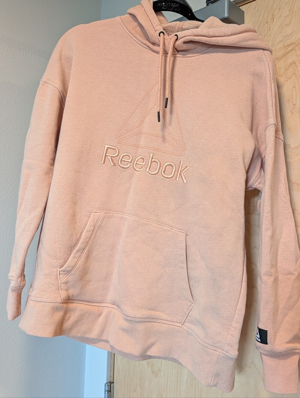Reebok Men’s Light Pink Crewneck Hoodie with Embroidered Logo